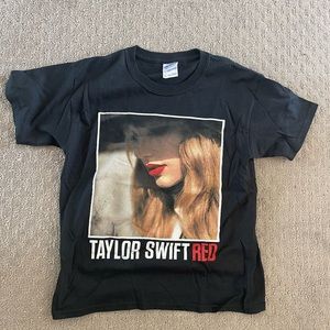 Taylor Swift red tour T-shirt